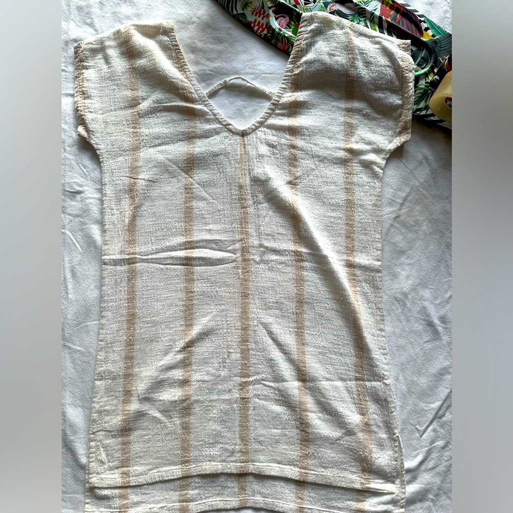 Billabong cream and white 100% cotton dress size small